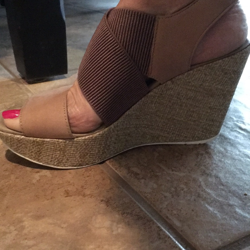 Summer wedge sandal Size 8.5 Kenneth Cole